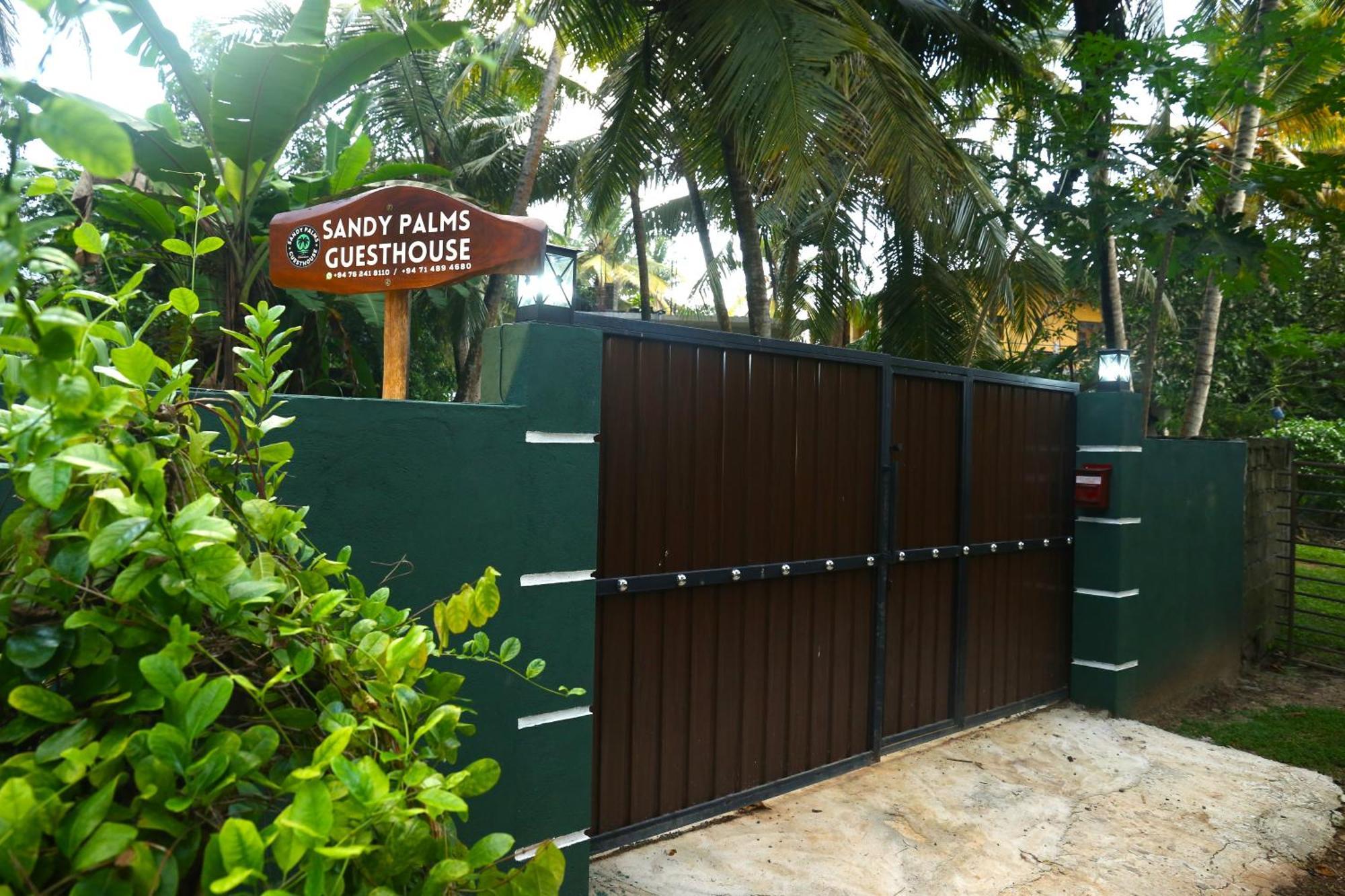 Sandy Palms Guesthouse Хиккадува Экстерьер фото