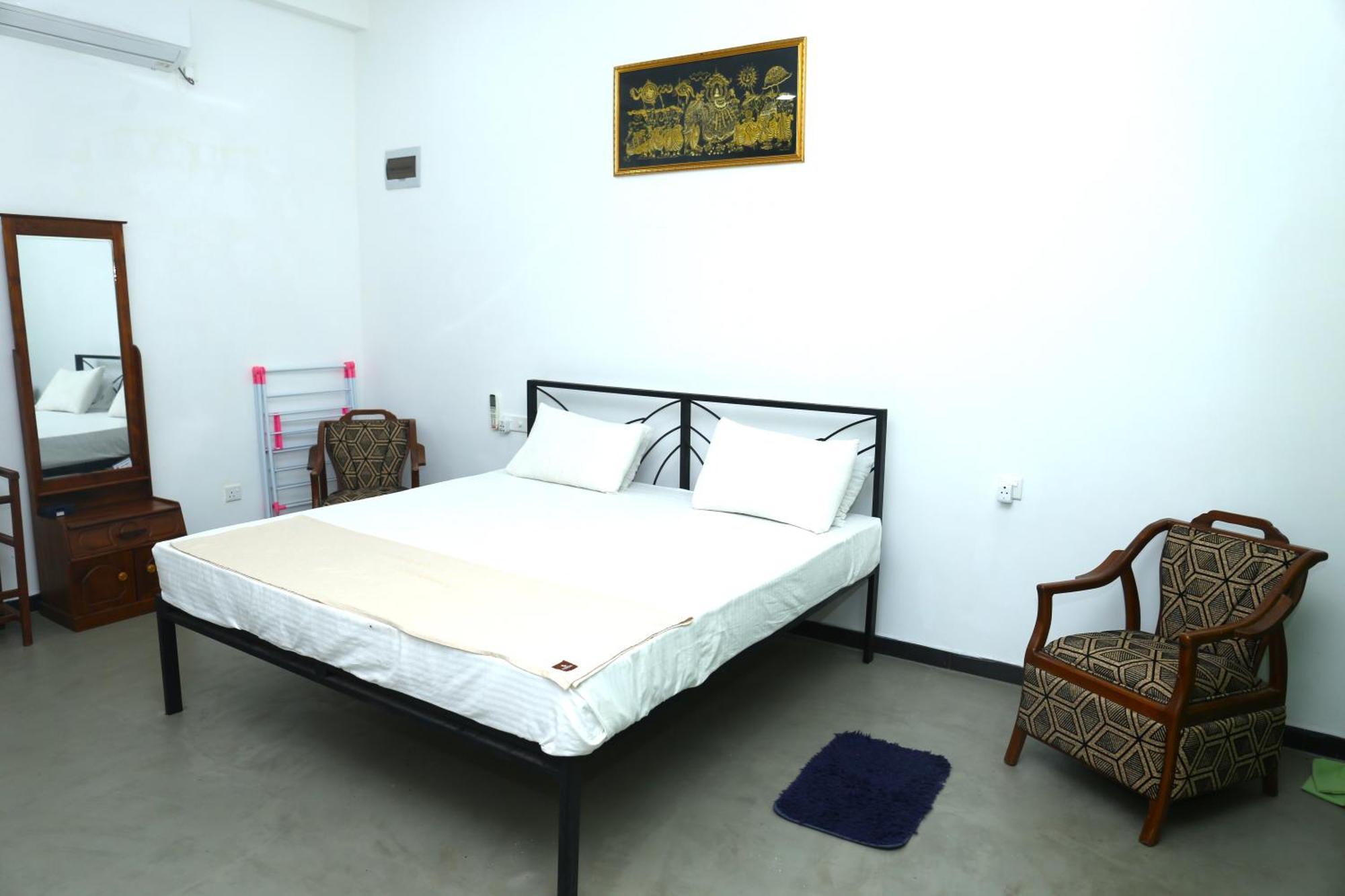 Sandy Palms Guesthouse Хиккадува Экстерьер фото