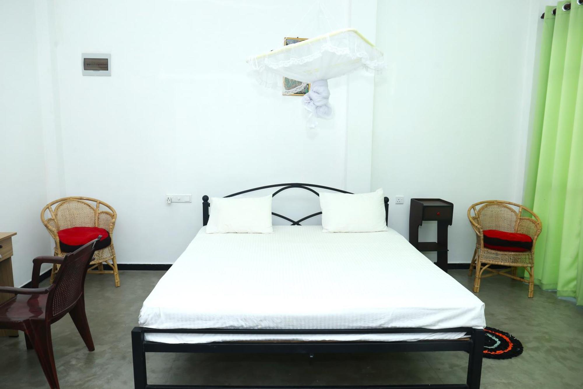 Sandy Palms Guesthouse Хиккадува Экстерьер фото