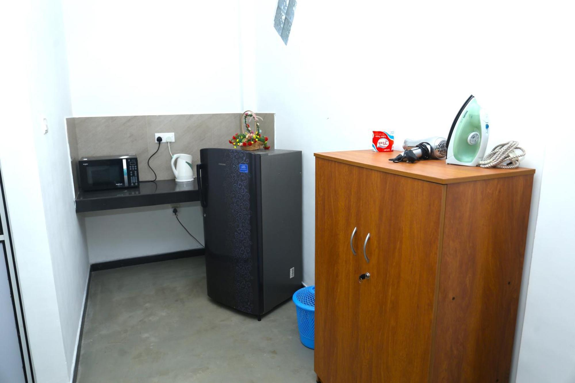 Sandy Palms Guesthouse Хиккадува Экстерьер фото